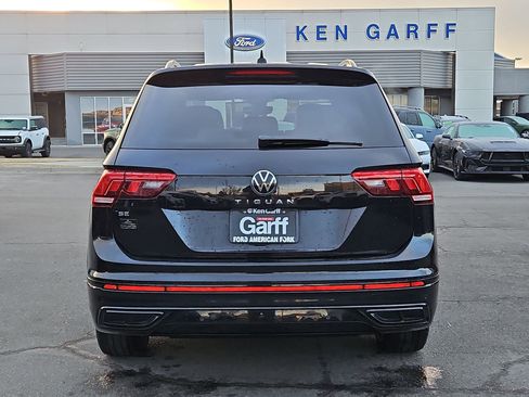 Used 2022 Volkswagen Tiguan SE R-Line image 7