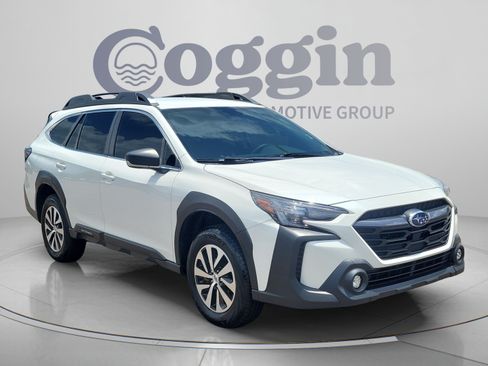 Used 2025 Subaru Outback AWD/4WD image 7