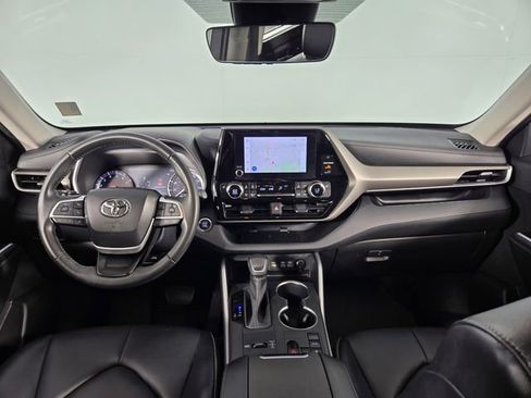 Used 2023 Toyota Highlander XLE image 28