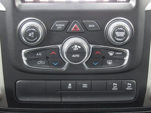 Used 2017 RAM 1500 Outdoorsman image 30