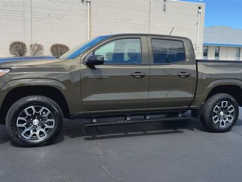 Certified 2024 Chevrolet Colorado LT w/ LT Convenience Package III AWD/4WD image 4