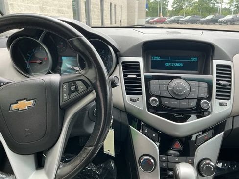 Used 2014 Chevrolet Cruze LT FWD image 15