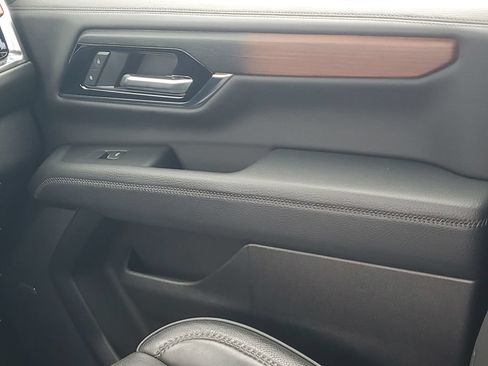 Used 2025 GMC Yukon Denali AWD/4WD image 16