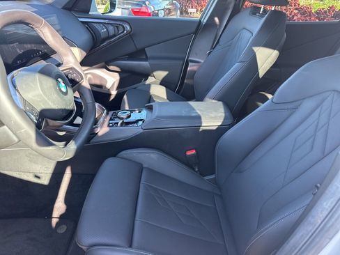 Used 2025 BMW X3 xDrive30i w/ Convenience Package image 4