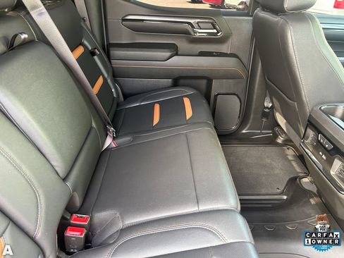 Used 2023 GMC Sierra 1500 AT4 w/ AT4 Premium Package AWD/4WD image 14