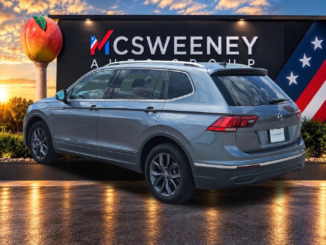 Used 2022 Volkswagen Tiguan SE FWD image 3