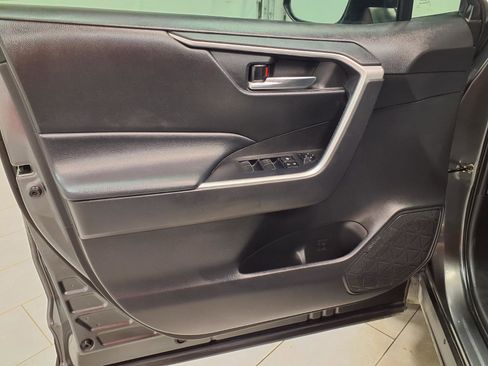 Used 2021 Toyota RAV4 XLE Premium FWD image 27