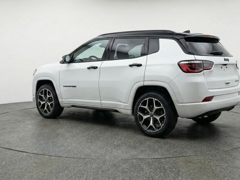 Used 2025 Jeep Compass Limited image 6