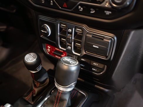 Used 2019 Jeep Wrangler Unlimited Rubicon image 27