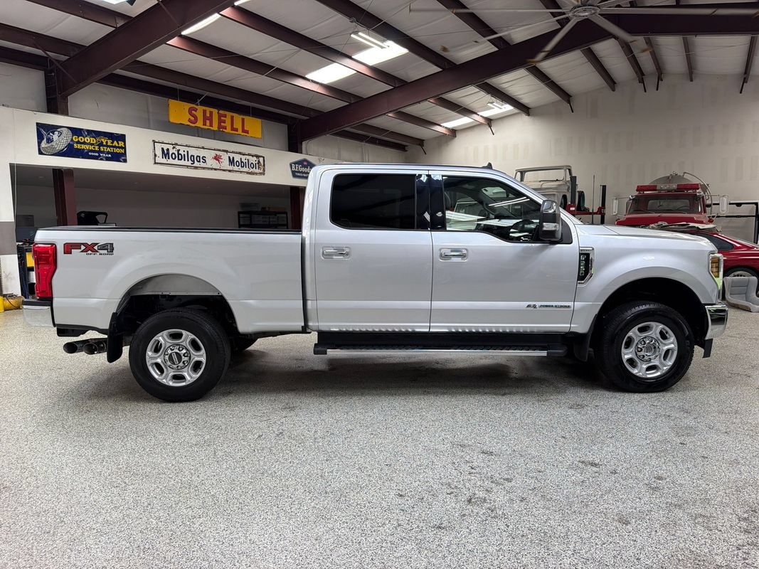 Used 2019 Ford F250 XLT w/ XLT Premium Package AWD/4WD image 9