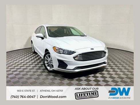 Used 2020 Ford Fusion SE image 1