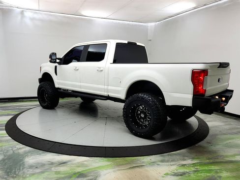 Used 2017 Ford F250 Lariat w/ Lariat Ultimate Package AWD/4WD image 7