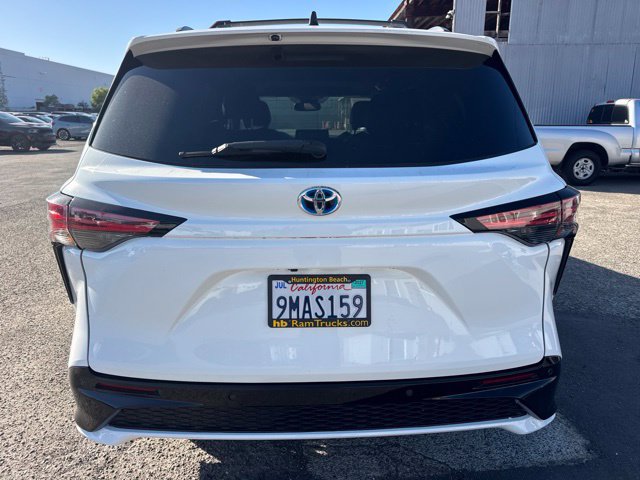 Used 2021 Toyota Sienna XSE w/ XSE Plus Package FWD image 6