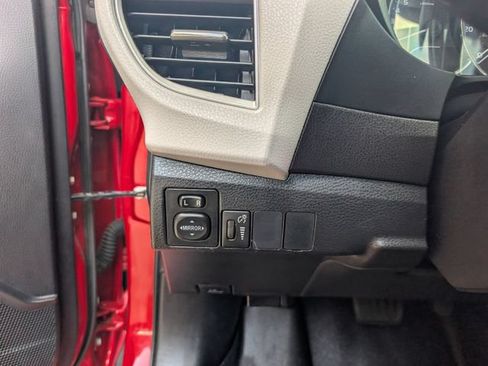 Used 2016 Toyota Corolla LE FWD image 11