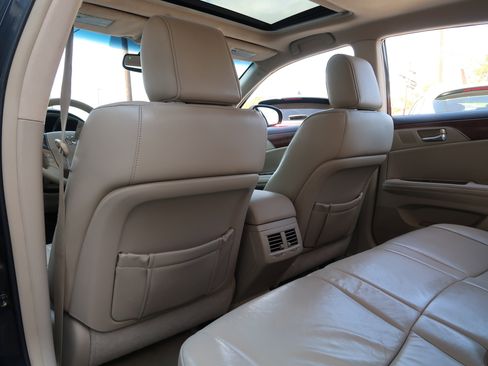 Used 2011 Toyota Avalon image 27