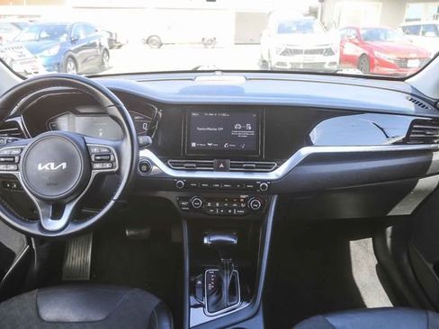Used 2022 Kia Niro EX image 13