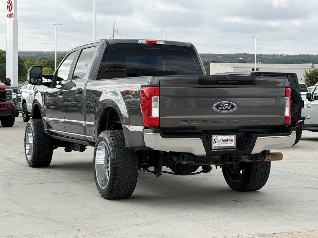 Used 2018 Ford F250 XL w/ STX Appearance Package AWD/4WD image 4