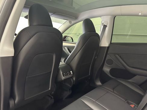 Used 2024 Tesla Model Y Long Range image 13