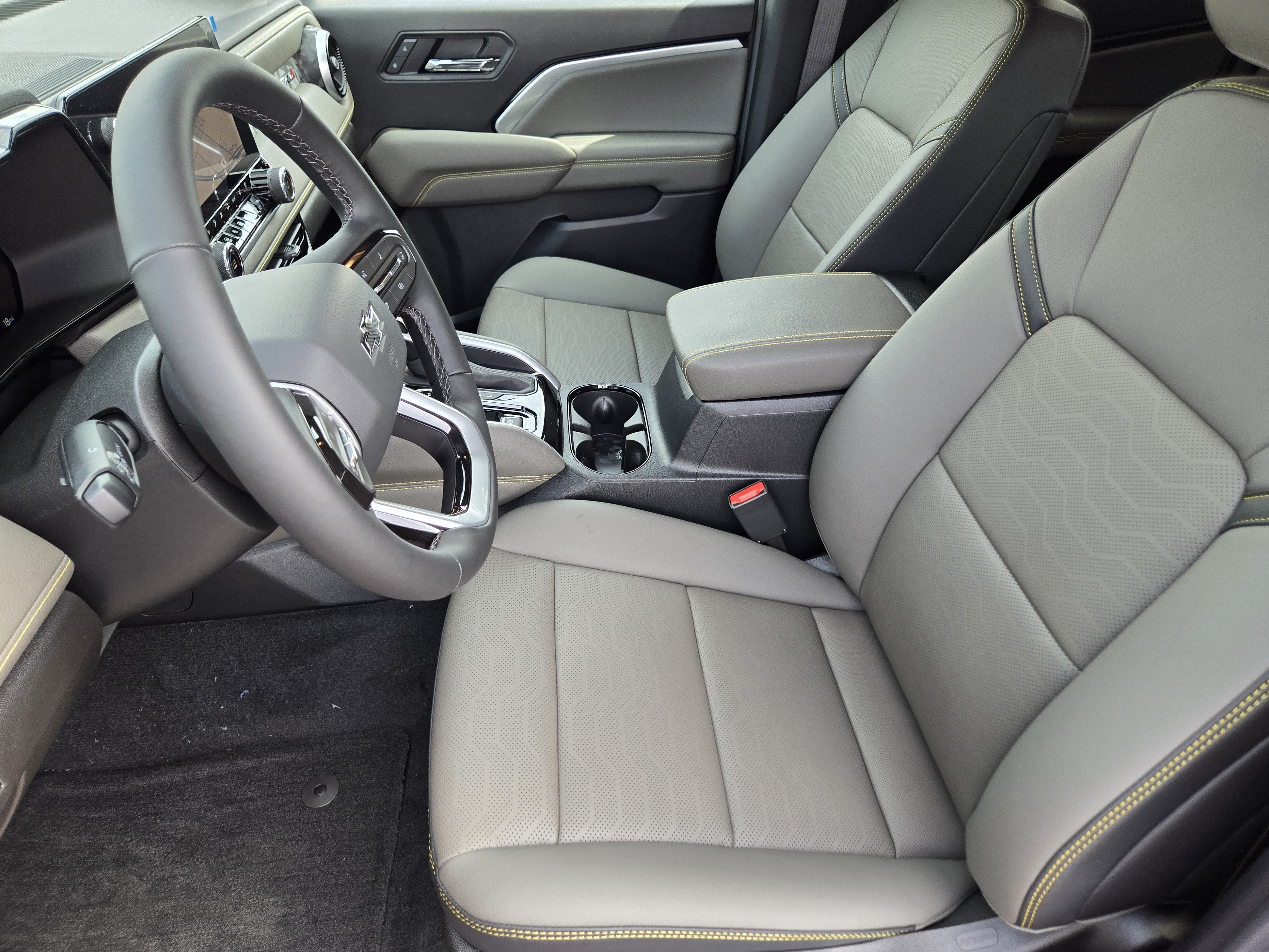 New 2026 Chevrolet Colorado ZR2 w/ Technology Package AWD/4WD image 11