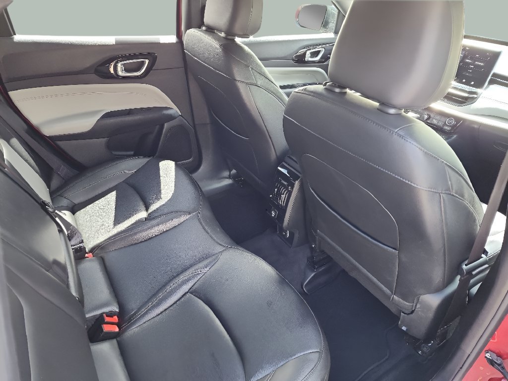 Used 2025 Jeep Compass Limited AWD/4WD image 15