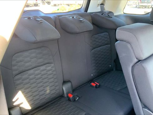 Used 2025 Nissan Pathfinder SV image 17