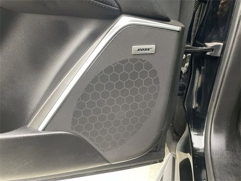 Used 2020 Cadillac Escalade Luxury image 25