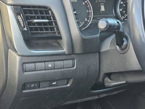 Used 2021 Nissan Rogue SL image 18