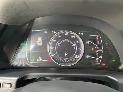 Used 2024 Lexus ES 300h w/ Premium Package image 10