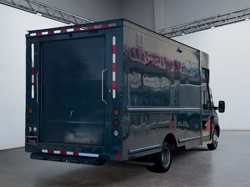 Used 2021 Ford Transit 350 DRW RWD image 4