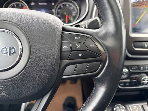 Used 2019 Jeep Cherokee Trailhawk w/ Comfort/Convenience Group image 29