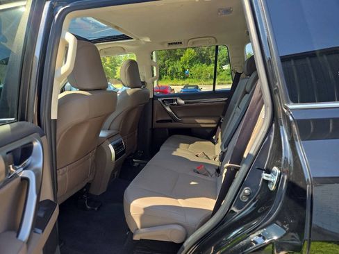 Used 2023 Lexus GX 460 Premium image 3