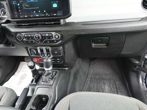 Used 2025 Jeep Wrangler Sport image 45