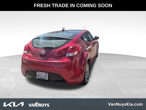 Used 2017 Hyundai Veloster Value Edition image 2