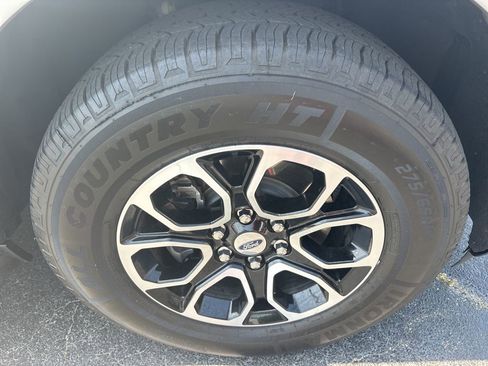 Used 2024 Ford Expedition XLT RWD image 13