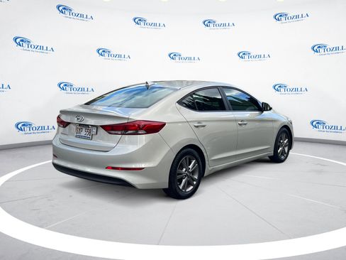 Used 2017 Hyundai Elantra SE FWD image 5