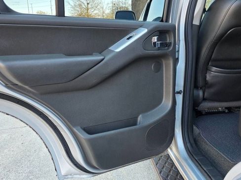 Used 2012 Nissan Pathfinder Silver image 39