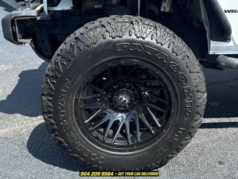 Used 2016 Jeep Wrangler Sahara w/ Connectivity Group AWD/4WD image 10