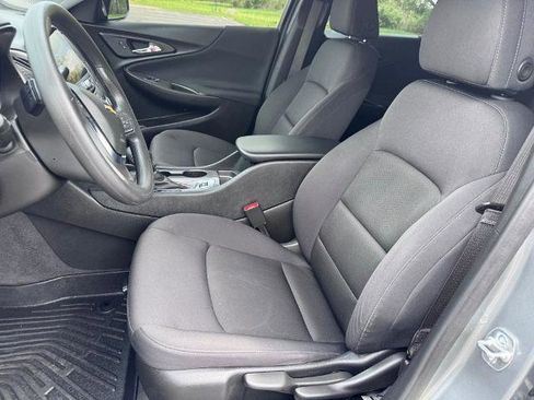 Used 2025 Chevrolet Malibu LS FWD image 15