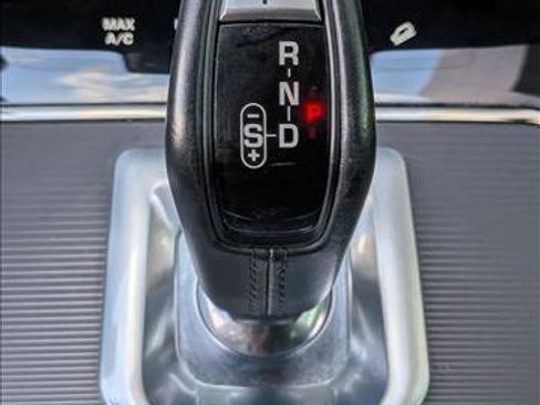 Used 2021 Land Rover Range Rover Evoque R-Dynamic SE image 16