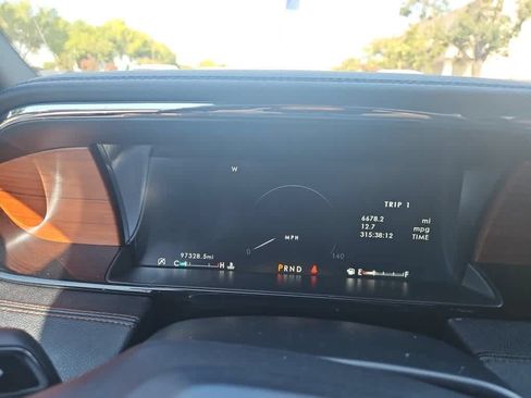 Used 2020 Lincoln Navigator Reserve AWD/4WD image 19