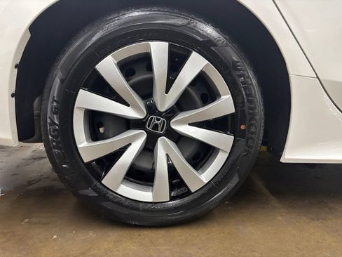 Used 2024 Honda Civic LX image 32
