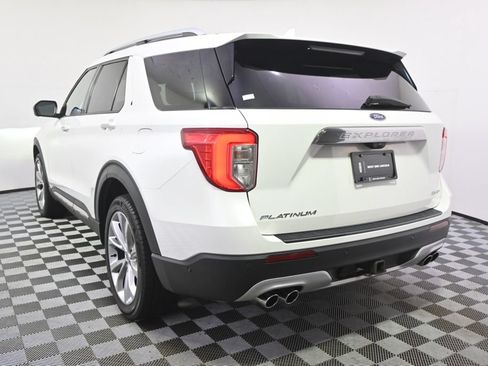 Used 2021 Ford Explorer Platinum w/ Equipment Group 601A AWD/4WD image 4