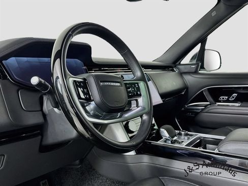 Used 2023 Land Rover Range Rover Long Wheelbase SE AWD/4WD image 9