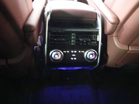 Used 2025 Land Rover Range Rover SE AWD/4WD image 43