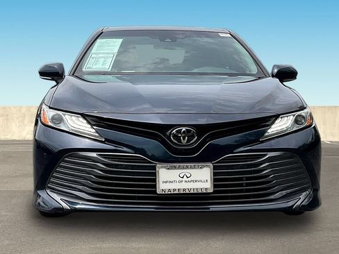 Used 2018 Toyota Camry XLE FWD image 2