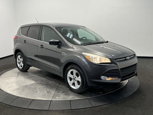 Used 2015 Ford Escape SE image 2