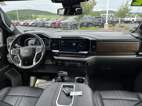 Used 2022 Chevrolet Silverado 1500 High Country AWD/4WD image 18