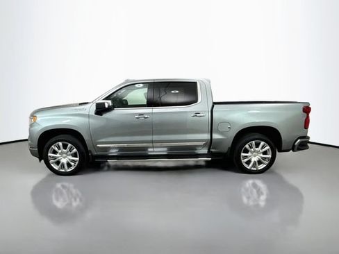 Used 2025 Chevrolet Silverado 1500 High Country w/ High Country Premium Package AWD/4WD image 4