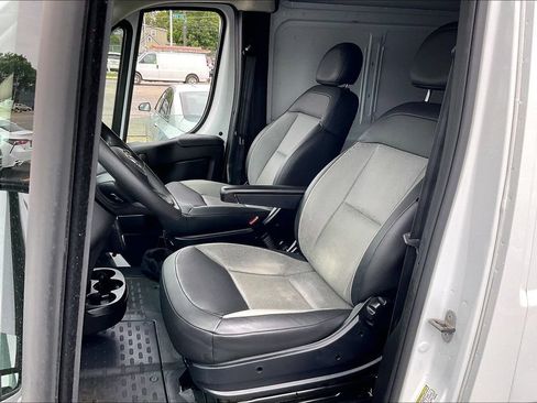Used 2025 RAM ProMaster 2500 w/ Convenience Group FWD image 24