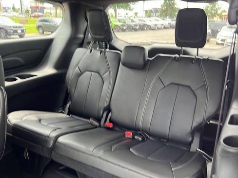 New 2025 Chrysler Pacifica Select AWD/4WD image 20